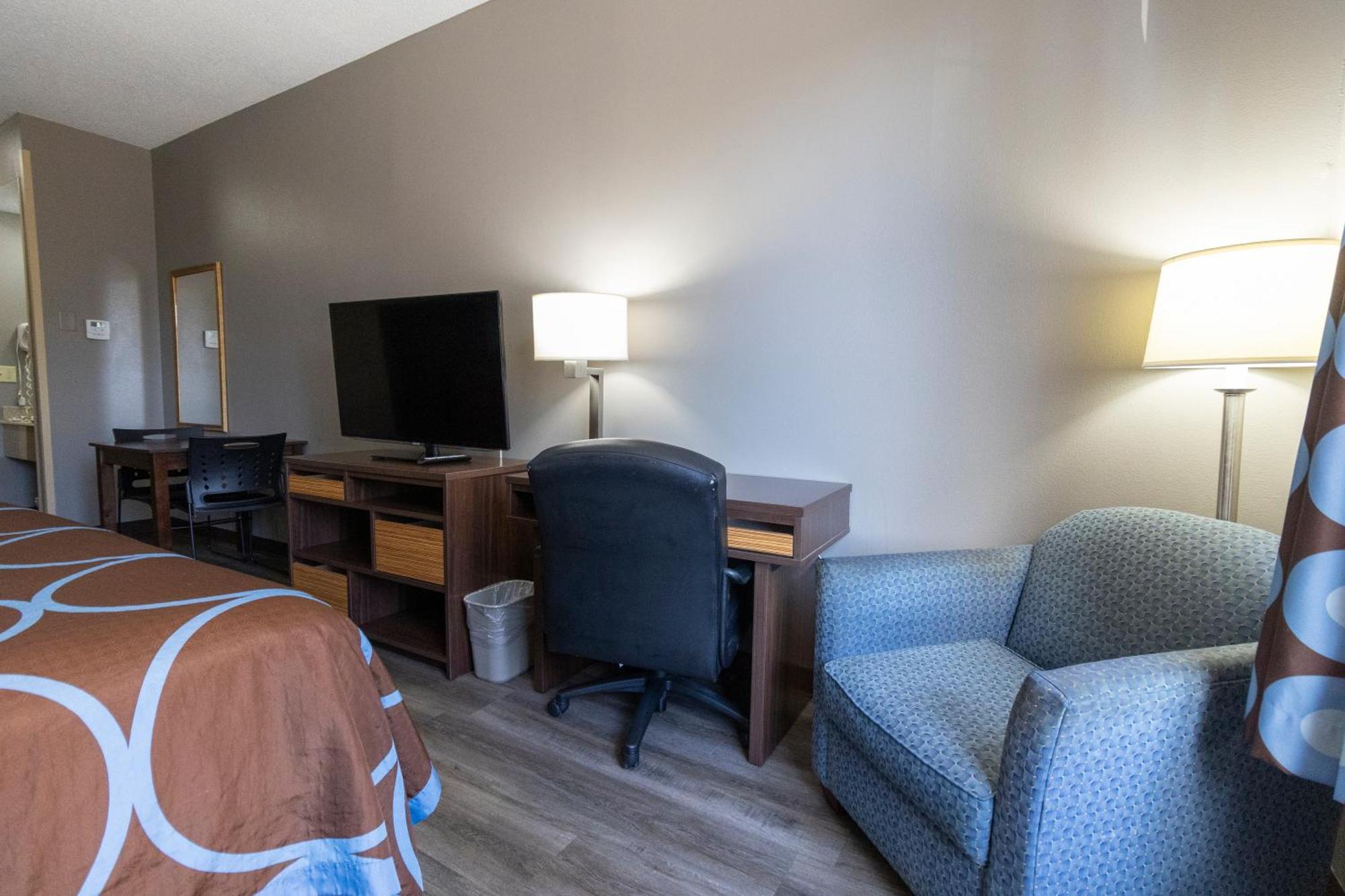 Super 8 By Wyndham Smithfield-Selma Otel Dış mekan fotoğraf